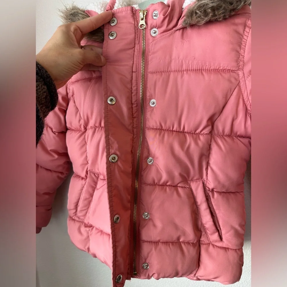 Girls Old Navy Pink Puffer Winter Jacket with Faux Fur Hood